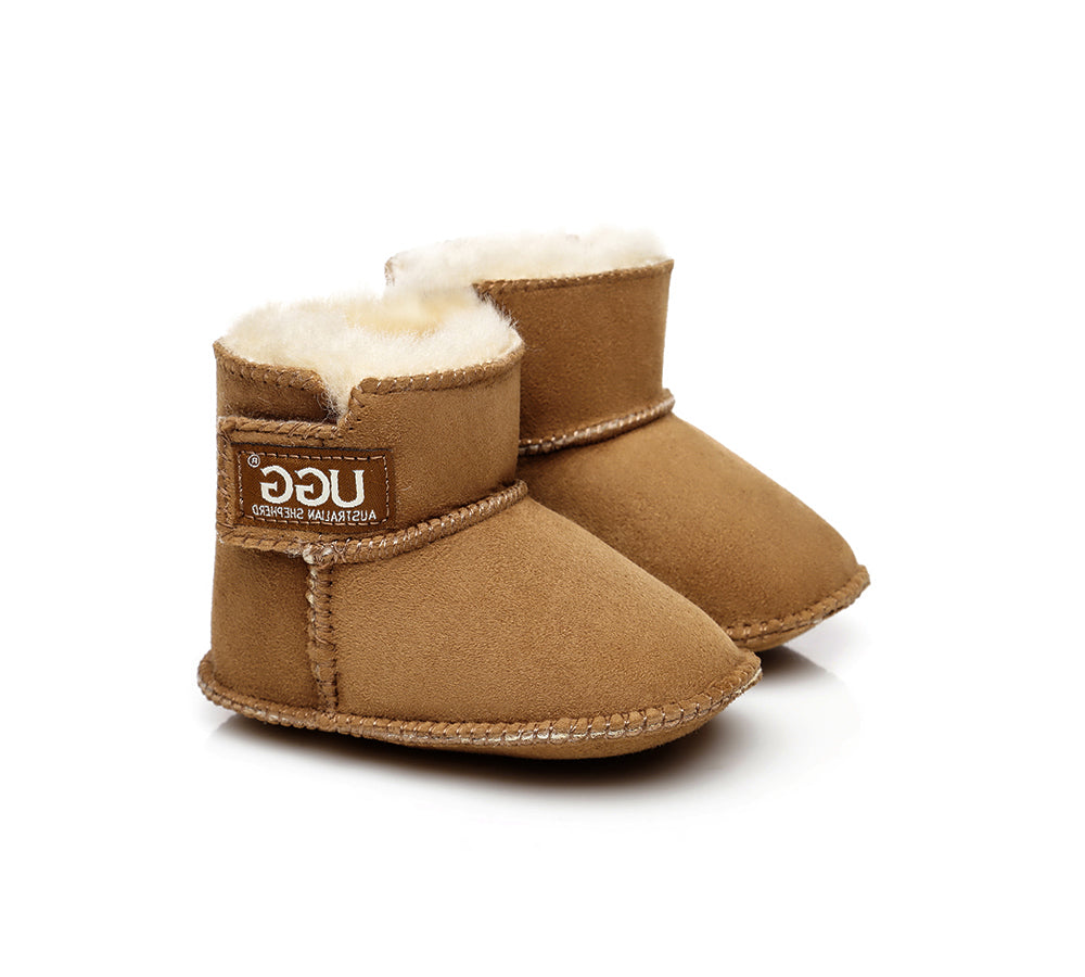 AUSTRALIAN SHEPHERD® UGG Baby Bootie Pom Pom Beanie Gift Pack - UGG EXPRESS