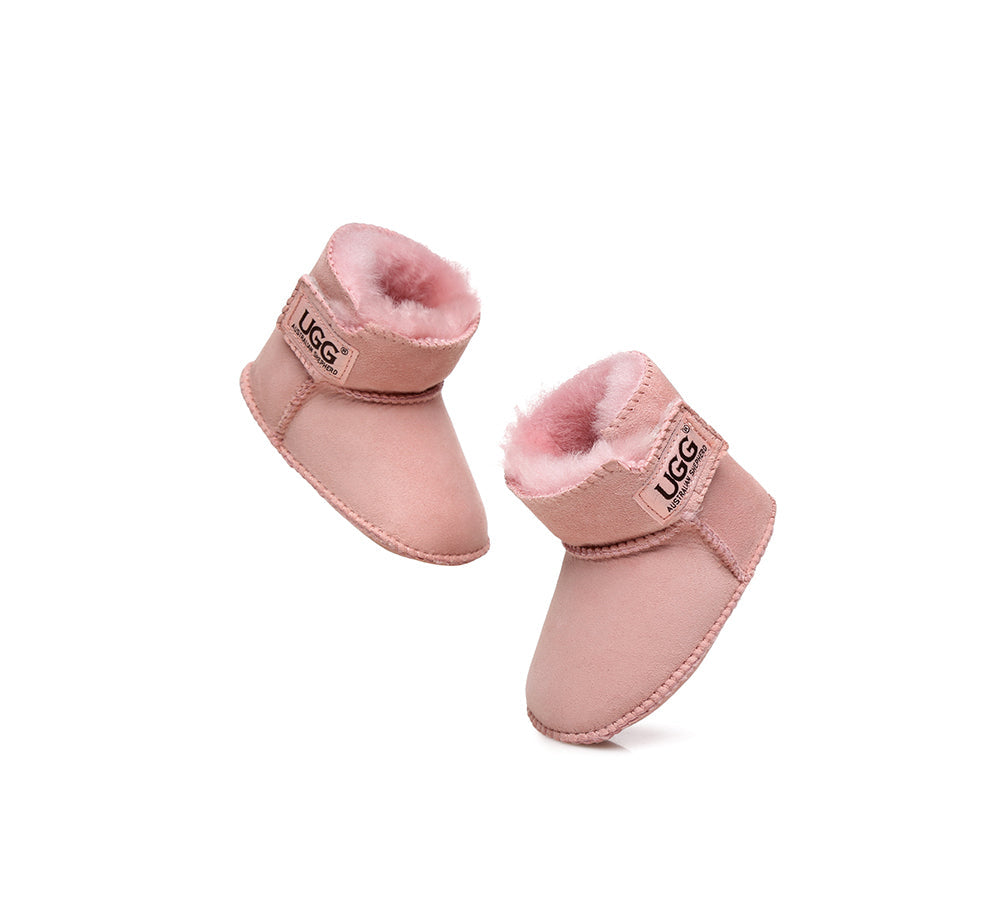 AUSTRALIAN SHEPHERD® UGG Baby Bootie Pom Pom Beanie Gift Pack - UGG EXPRESS